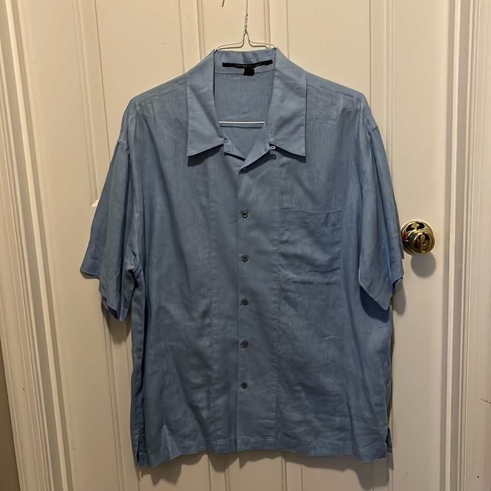 Isda & co short sleeve blue linen shirt with pocket.